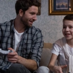 Семейный досуг с игрой Wolf Gold дома